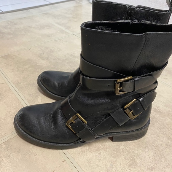 Nine West booties - Picture 2 of 5